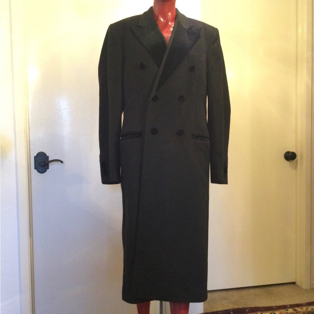 DOLCE & GABBANA BLACK WOOL COAT. MEN SZ 50. Double Breast,Long Cut,Peaked Lapel.